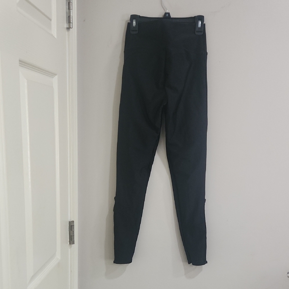 ISSI Black Leggings - Picture 4 of 4